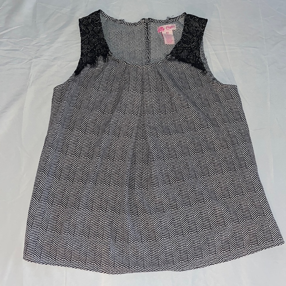 Candie’s sleeveless tank top